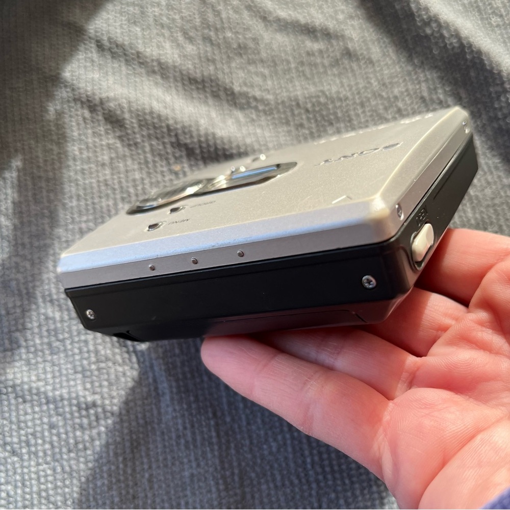 Sony Walkman Net MD MZ-NE410 Silver Minidisc Player Working Portable Music Retro - Picture 11 of 13